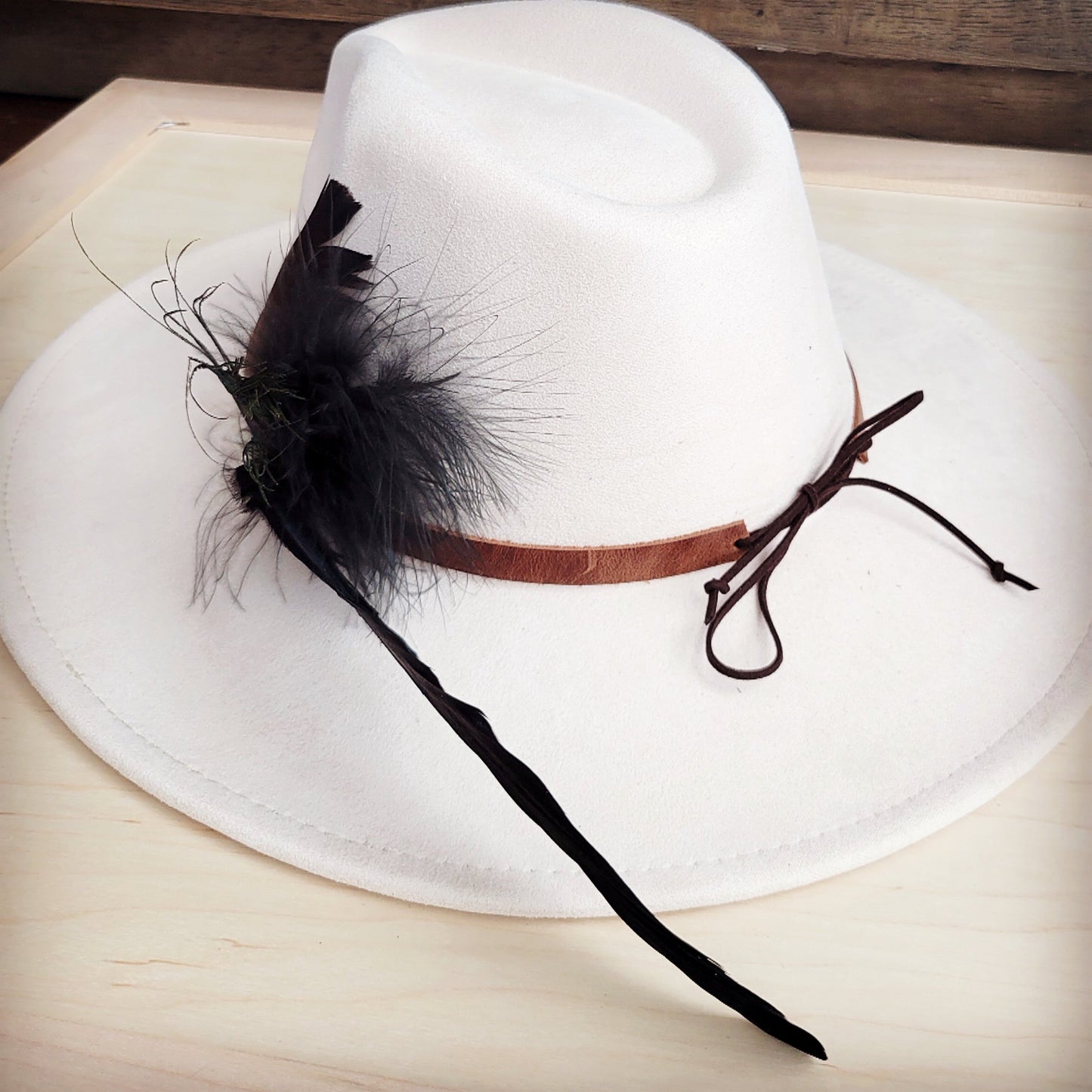 Genuine Leather Tan Hat Band w/ Peacock & Spotted Feathers 953c