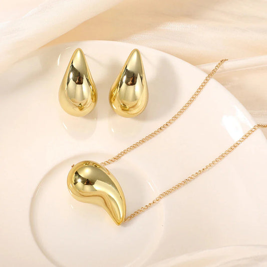 2-Piece Elegant Stylish Gold Drop Jewelry Set With High-End Earrings And Necklace Combination Suitable For Woman Daily Wear