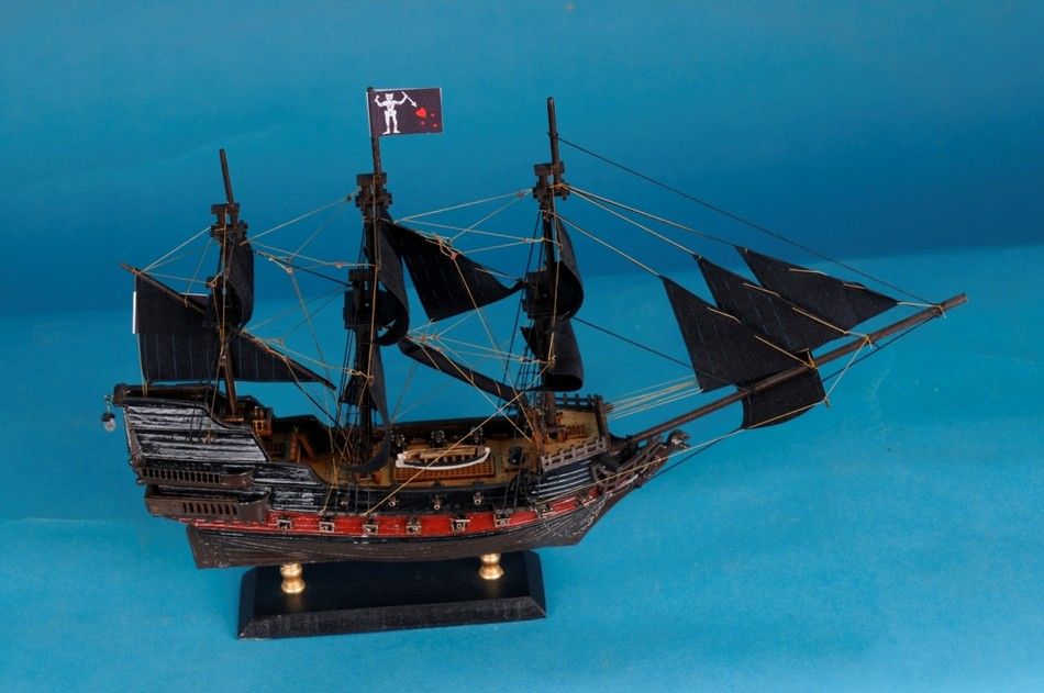 Blackbeard's Queen Anne's Revenge Limited Model Pirate Ship 15""