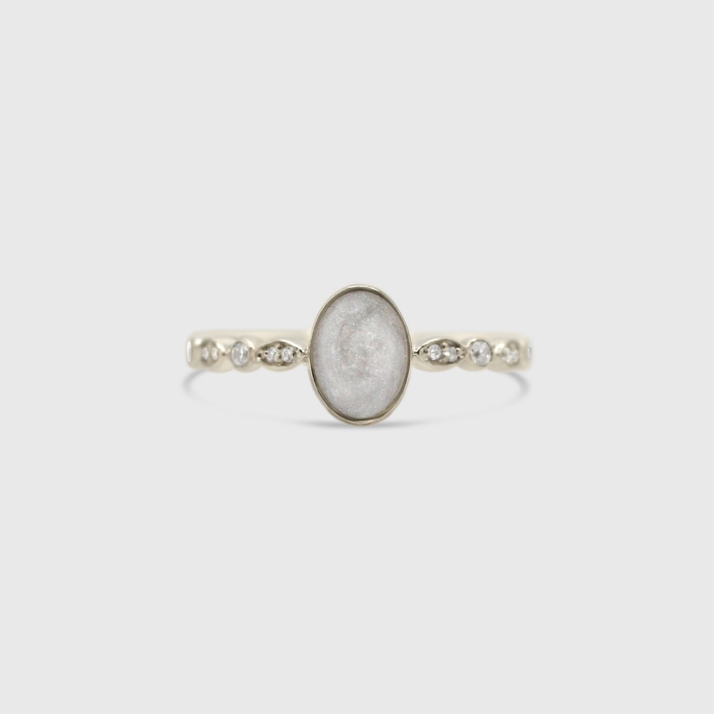 Elegant Oval Ring