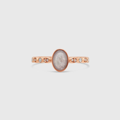 Elegant Oval Ring