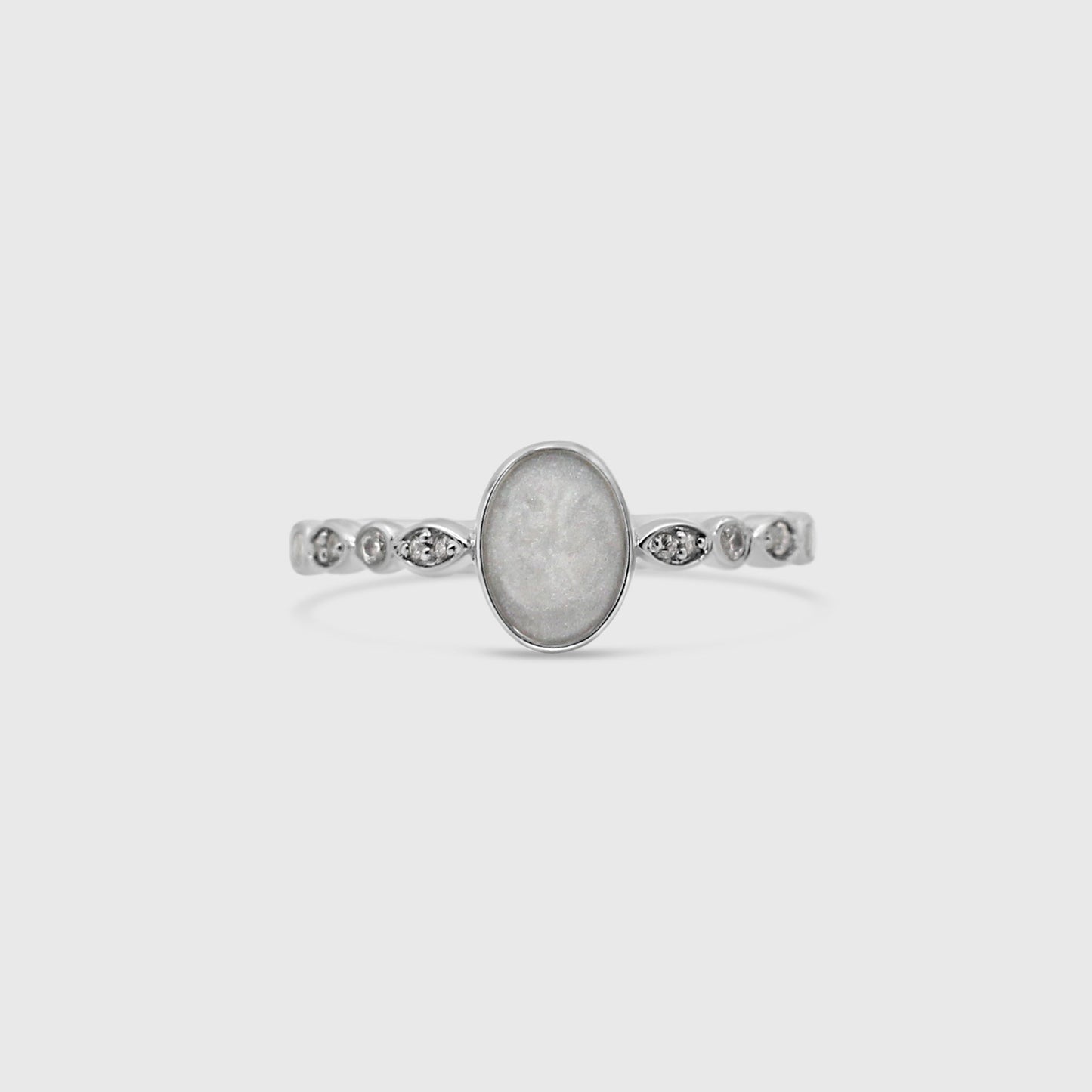 Elegant Oval Ring