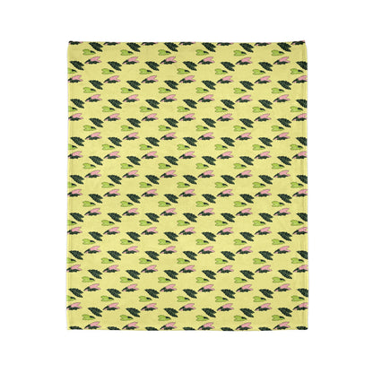 Alocasia Pattern Cozy Fleece Throw Blanket