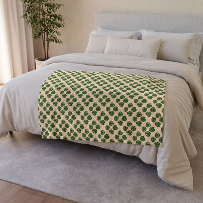 Monstera Pattern Cozy Fleece Throw Blanket