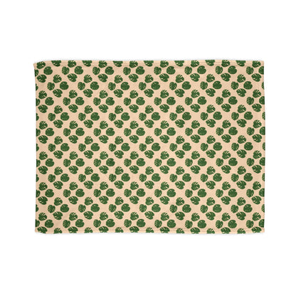 Monstera Pattern Cozy Fleece Throw Blanket