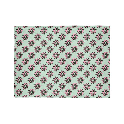 Pink Princess Philodendron Pattern Cozy Fleece Throw Blanket