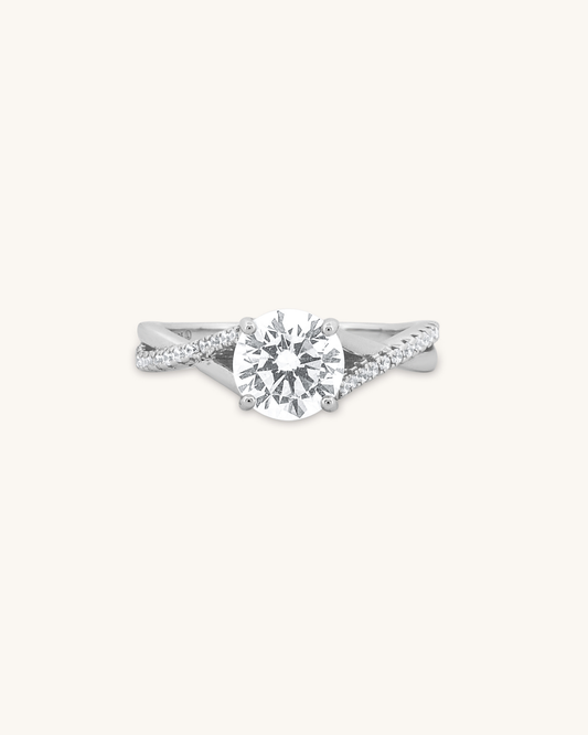 Round Cut Engagement Ring