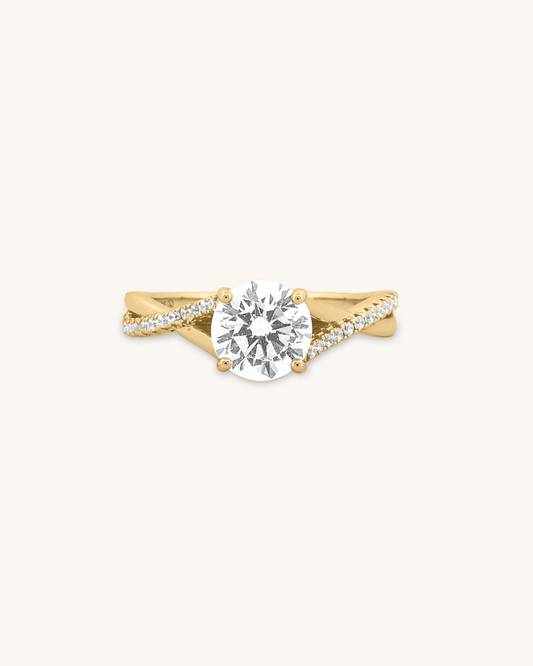 Round Cut Engagement Ring