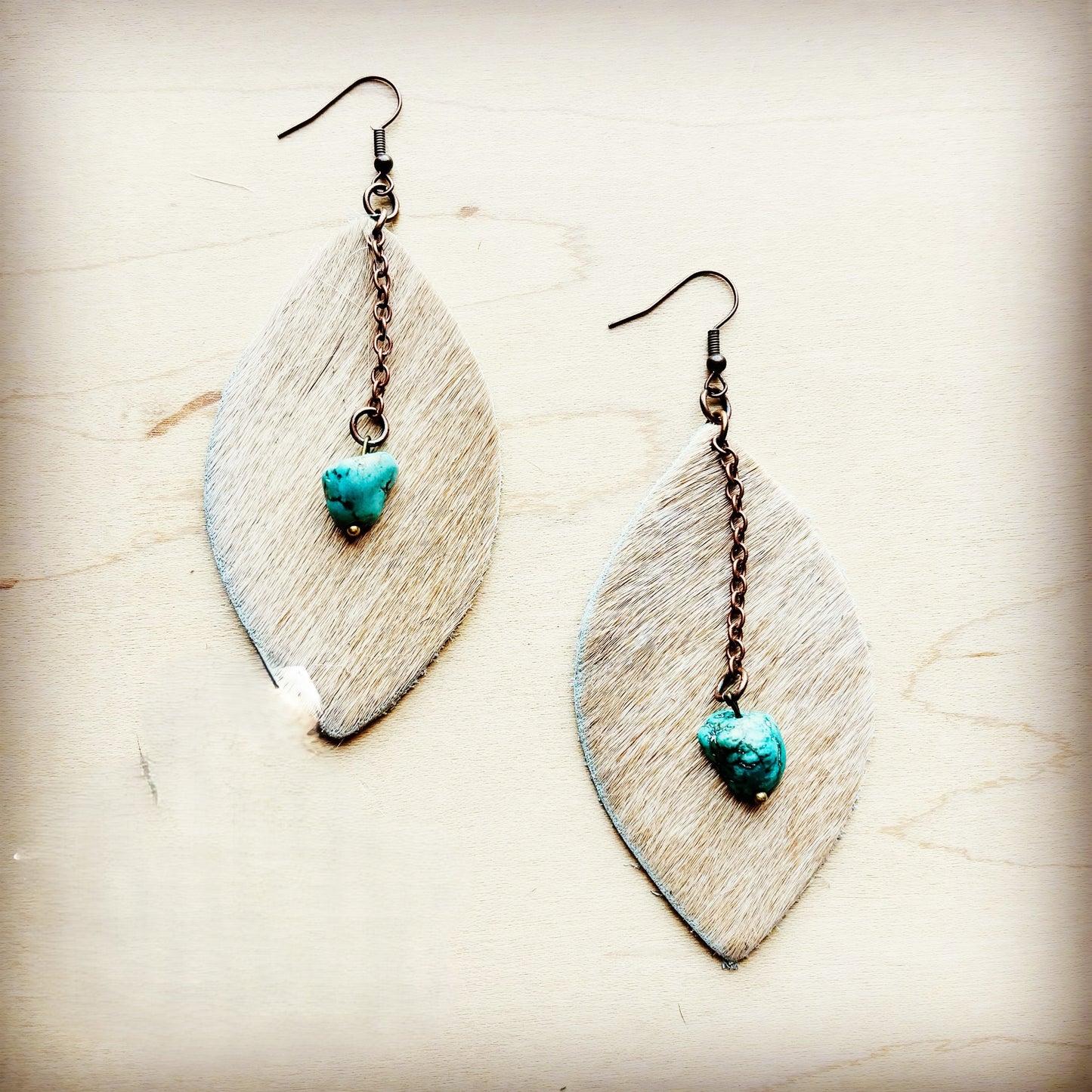 **Leather Oval w/ Turquoise Drop in Light Hair-on-Hide 218d