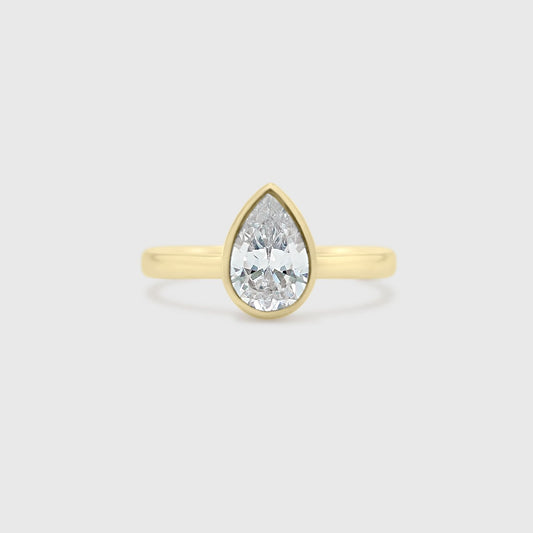 "Amelia" Ring - Moissanite Collection