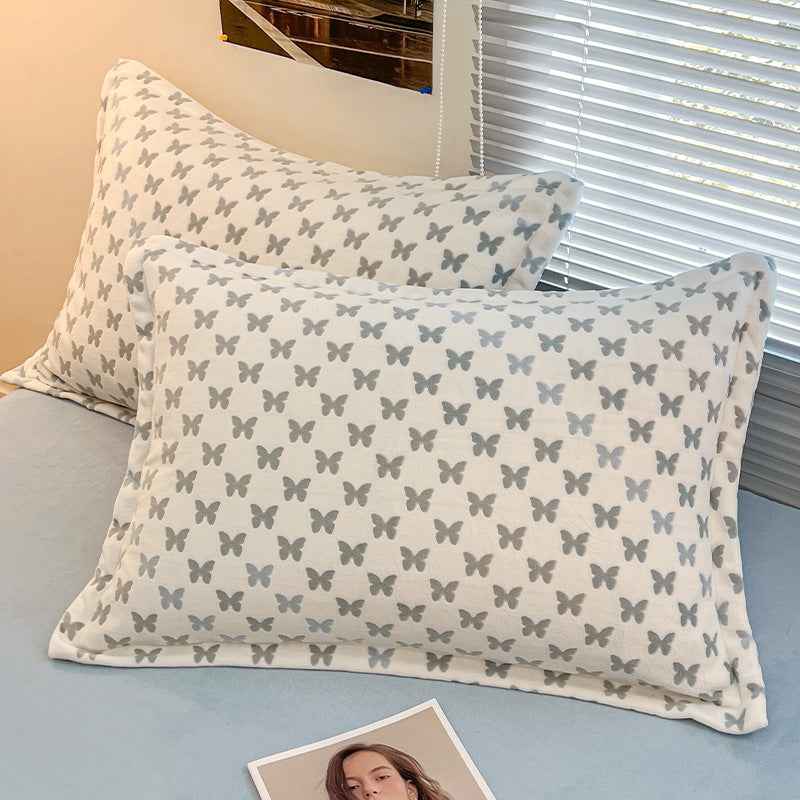 A Pair Of Extra-thick Milk Velvet Pillowcases