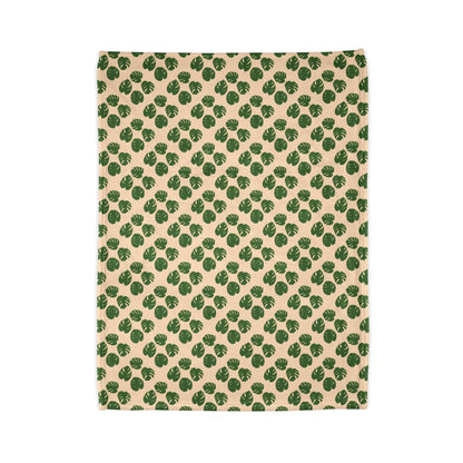 Monstera Pattern Cozy Fleece Throw Blanket