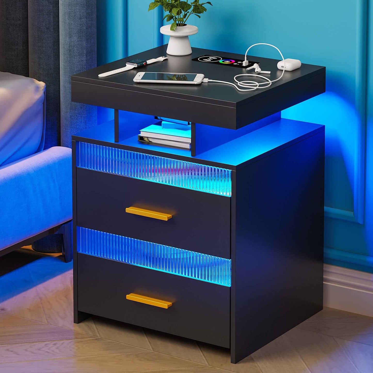 Bedroom Bedside Table With Charging Table