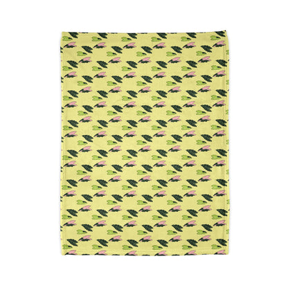 Alocasia Pattern Cozy Fleece Throw Blanket