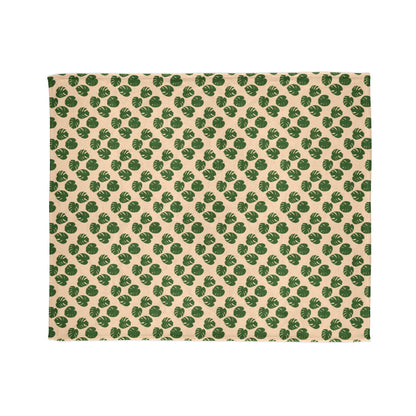 Monstera Pattern Cozy Fleece Throw Blanket