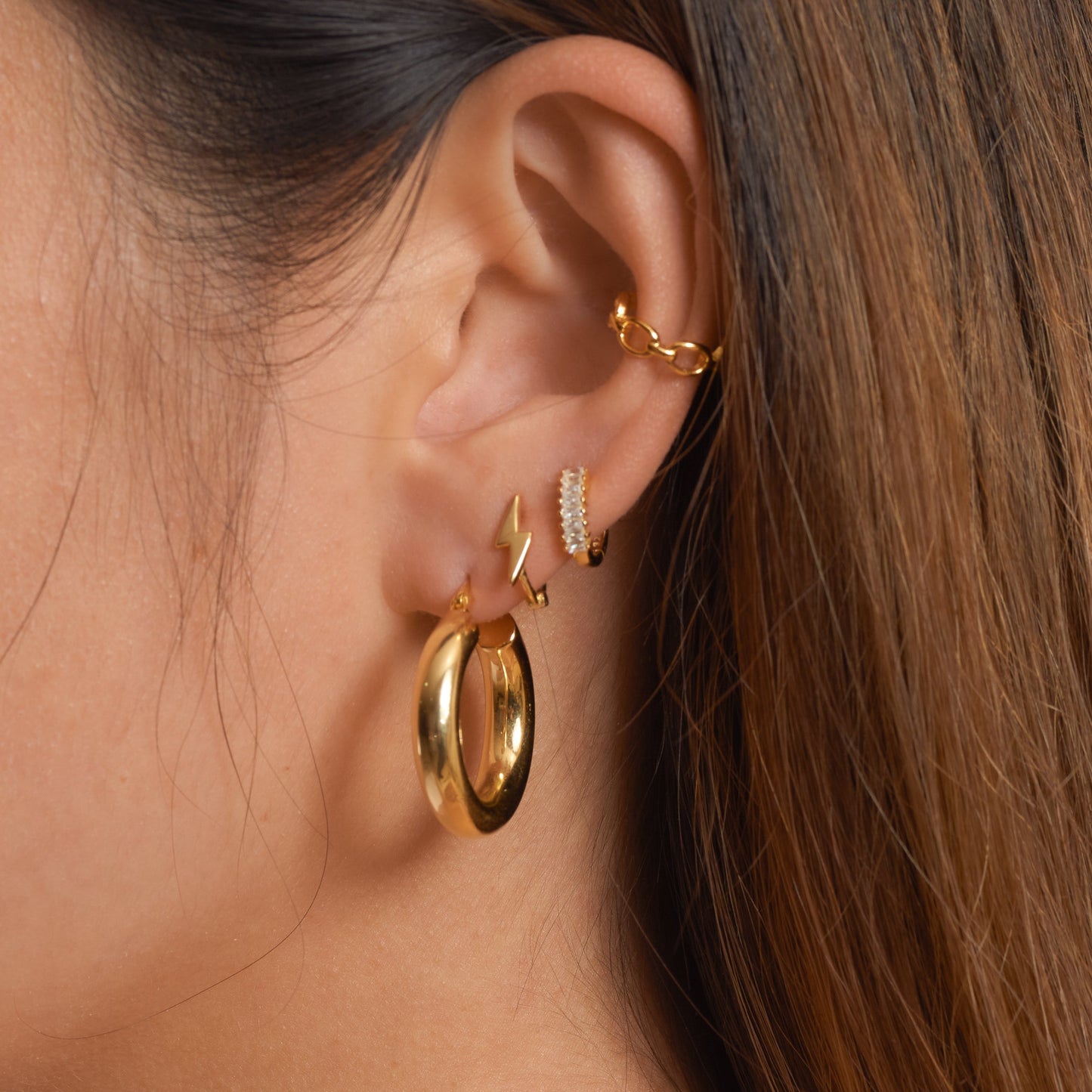 Single Chain Ear Cuff