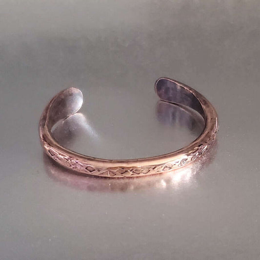 Handmade 2 ounce 6 Gauge Copper Hammered BIGGA Bangle