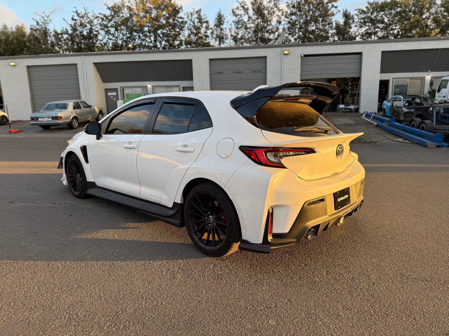 (PRE-ORDER) Mid Wing – Toyota Corolla Hatchback (E210, 2019-2025+)