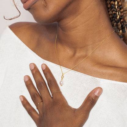Delicate Natural Pearl Pendant Necklace