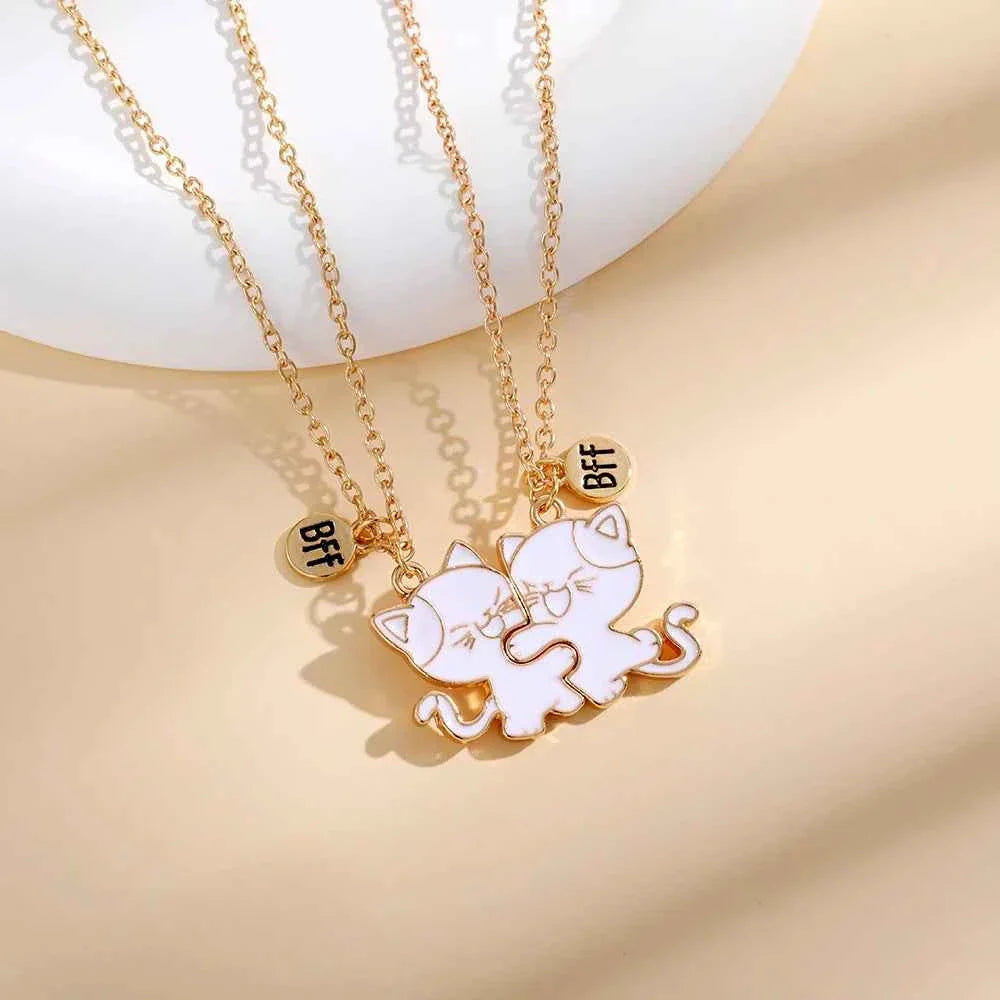 2Pcs/Set BFF Charm Cats Hug Design Best Friends Magnetic Necklace Girls Friendship Jewelry Gift