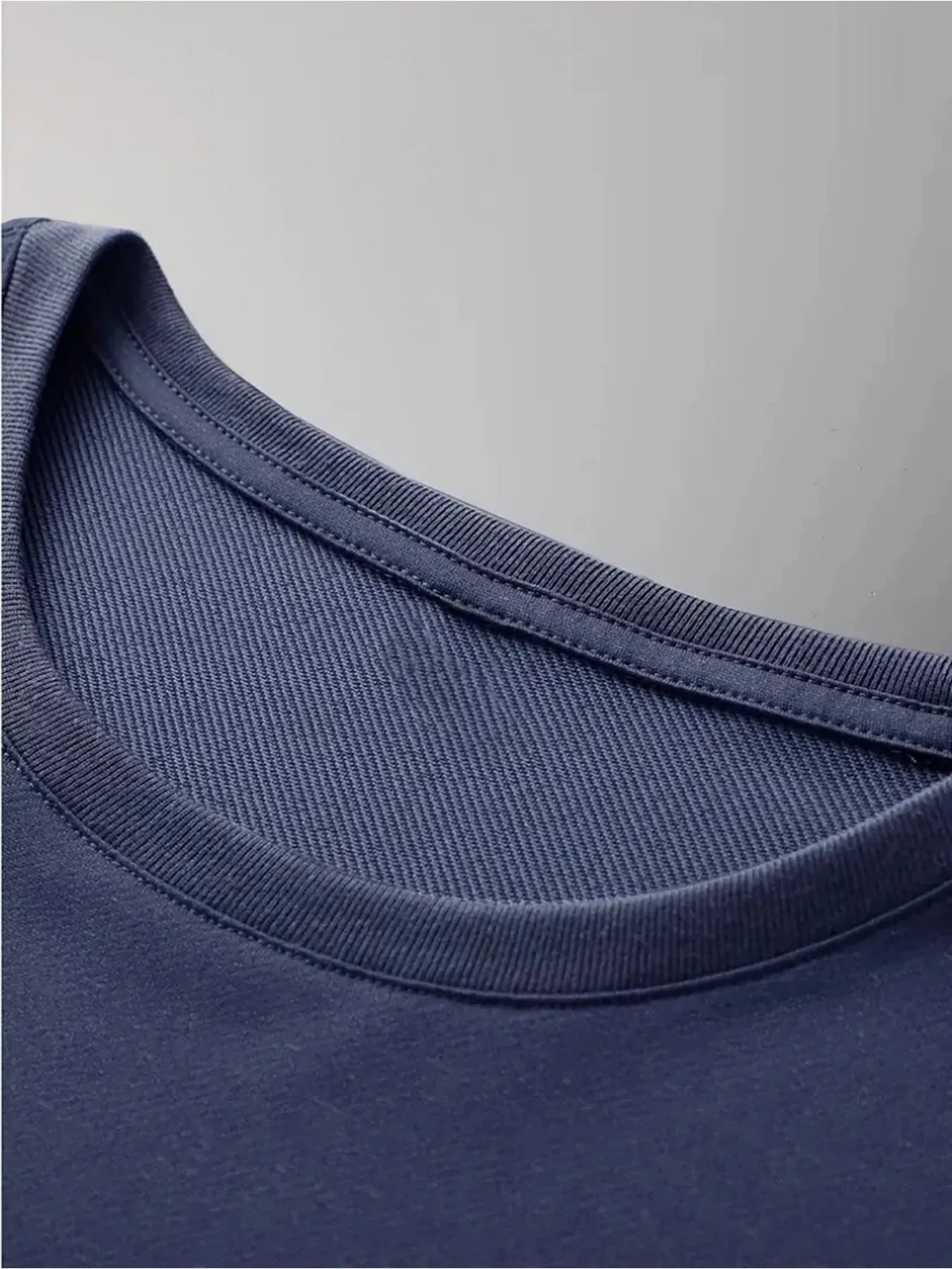 Both men and women have high-quality 67 T-shirts and fashionable 67 T-shirt short-sleeved tops for men and women