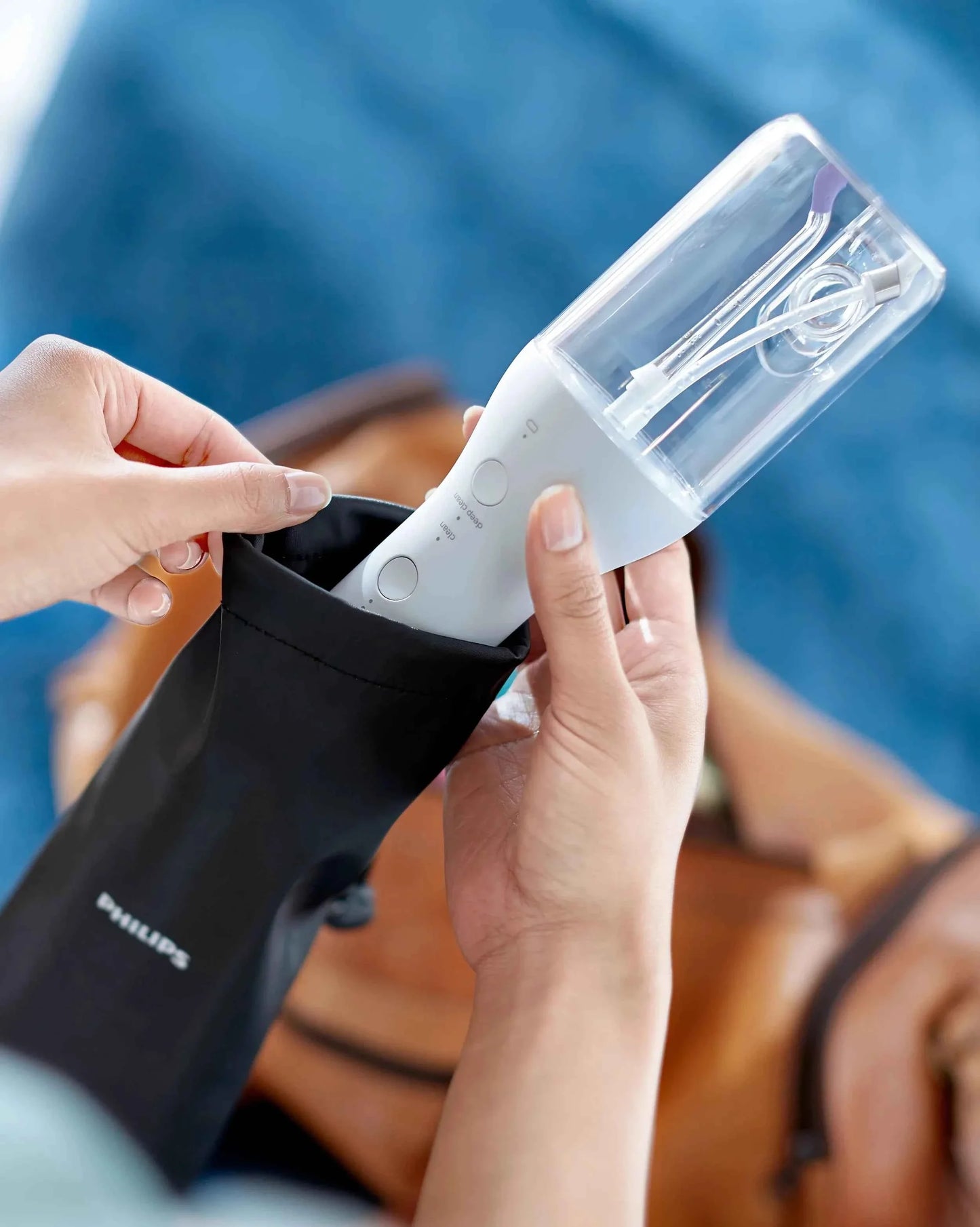 Philips Sonicare 2000 series tooth flosser HX3826, 250 ml water container, USB-C cable, 3 strengths, 360° rotation