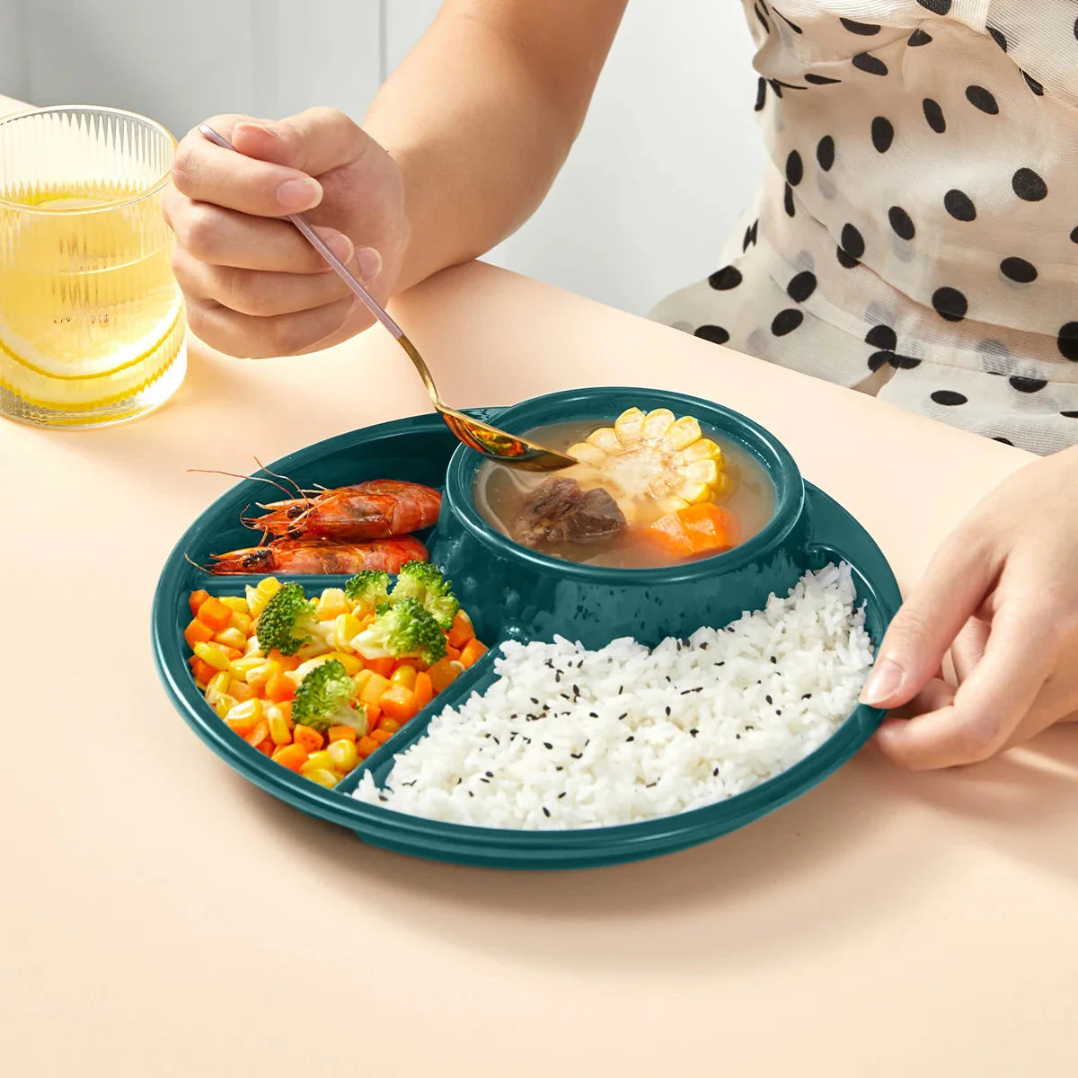 Reusable Round Plastic Divided Dinner Plate With Fork Spoon Salad Plate Dishes Student Kid Food Plate Dishwasher&Microwave Safe