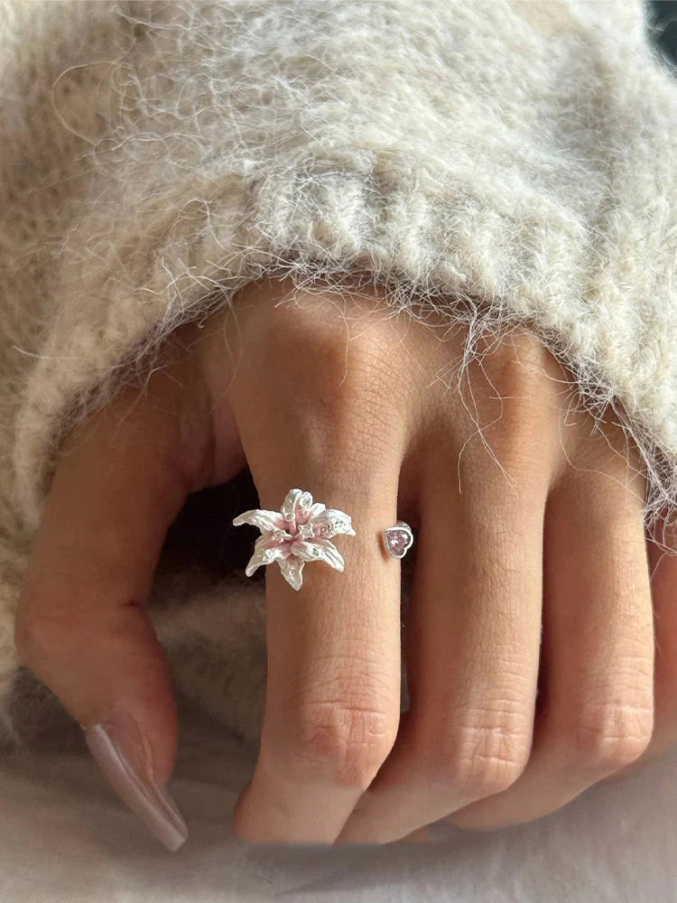 Gorgeous Lily Flower Jewelry Accessories, Fashion Ring for Women, Must-have Accessory for Female Fashionistas
