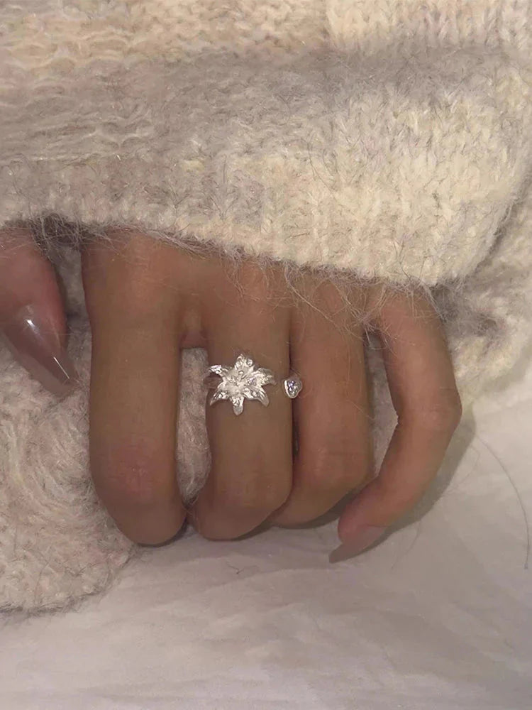 Gorgeous Lily Flower Jewelry Accessories, Fashion Ring for Women, Must-have Accessory for Female Fashionistas