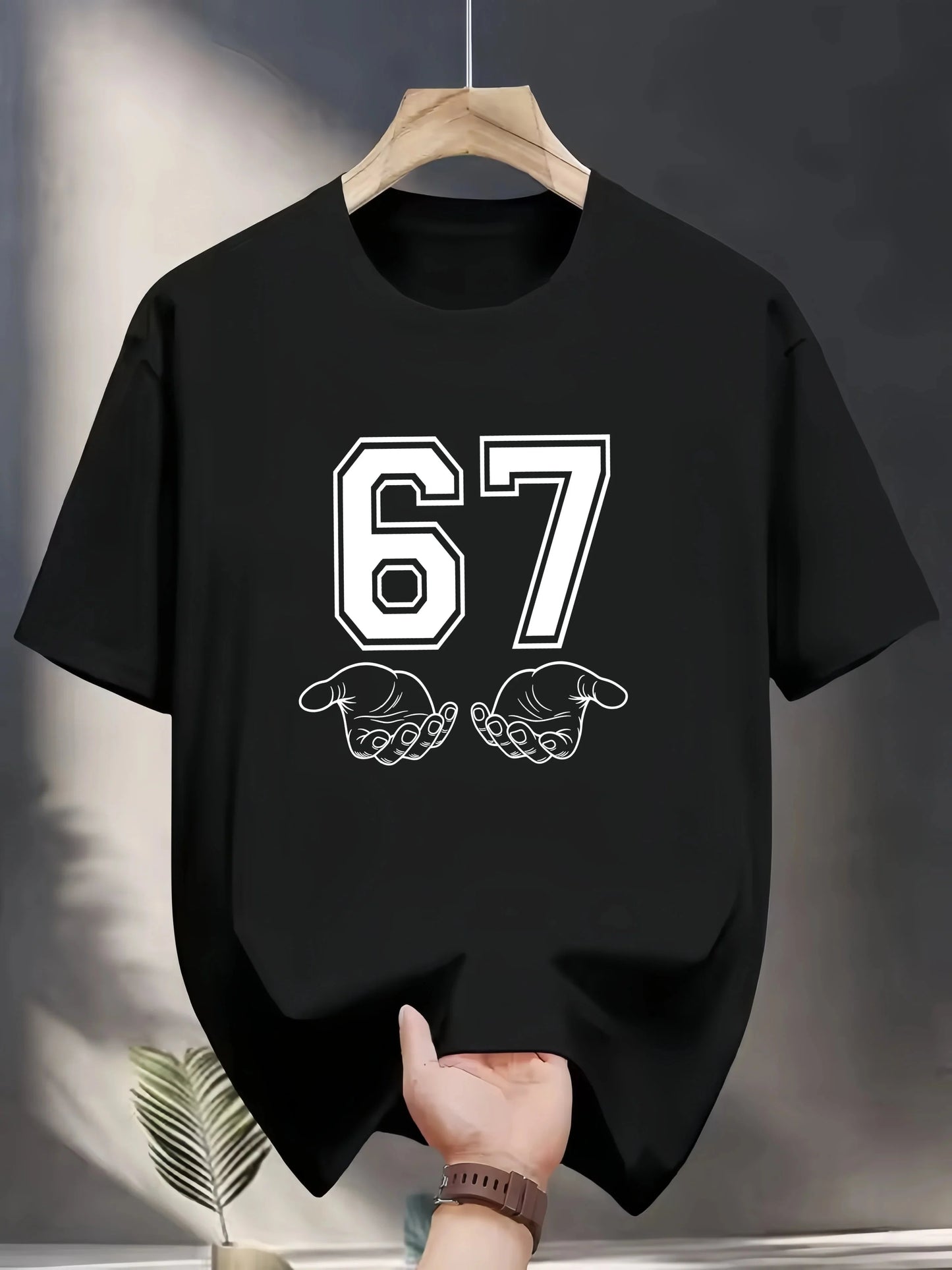 Both men and women have high-quality 67 T-shirts and fashionable 67 T-shirt short-sleeved tops for men and women