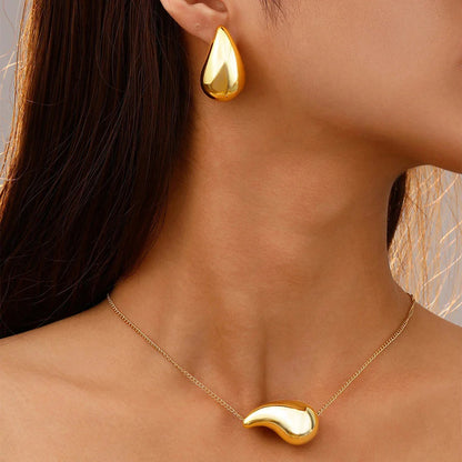 2-Piece Elegant Stylish Gold Drop Jewelry Set With High-End Earrings And Necklace Combination Suitable For Woman Daily Wear