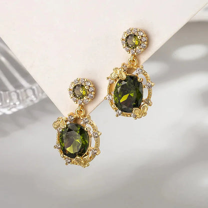 The three-piece set of gold-plated necklace, earrings and bracelet is an elegant wedding and party accessory for women.