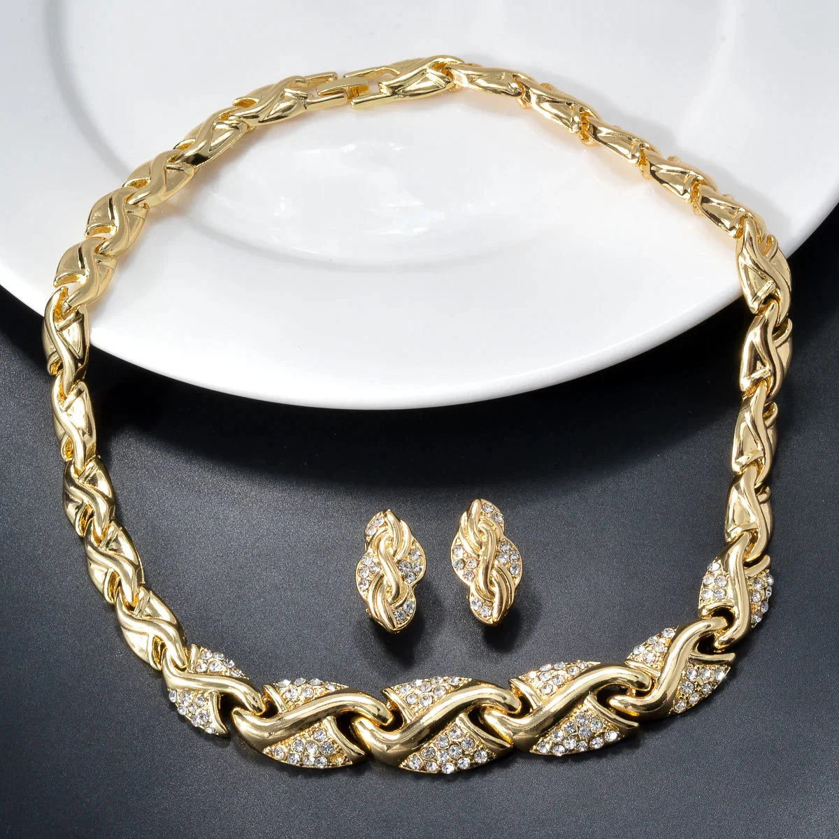 Dubai 18K Gold Plated Jewelry Set Women Luxurious Necklace Earrings Bracelet Ring 4pcs Bride Wedding Party Jewelry Set Gift