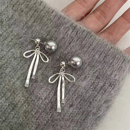 Fashionable Choker with Pendant Graceful Bowknot Pendant Choker Necklace with Gray Pearls Neck Jewelry Accessories