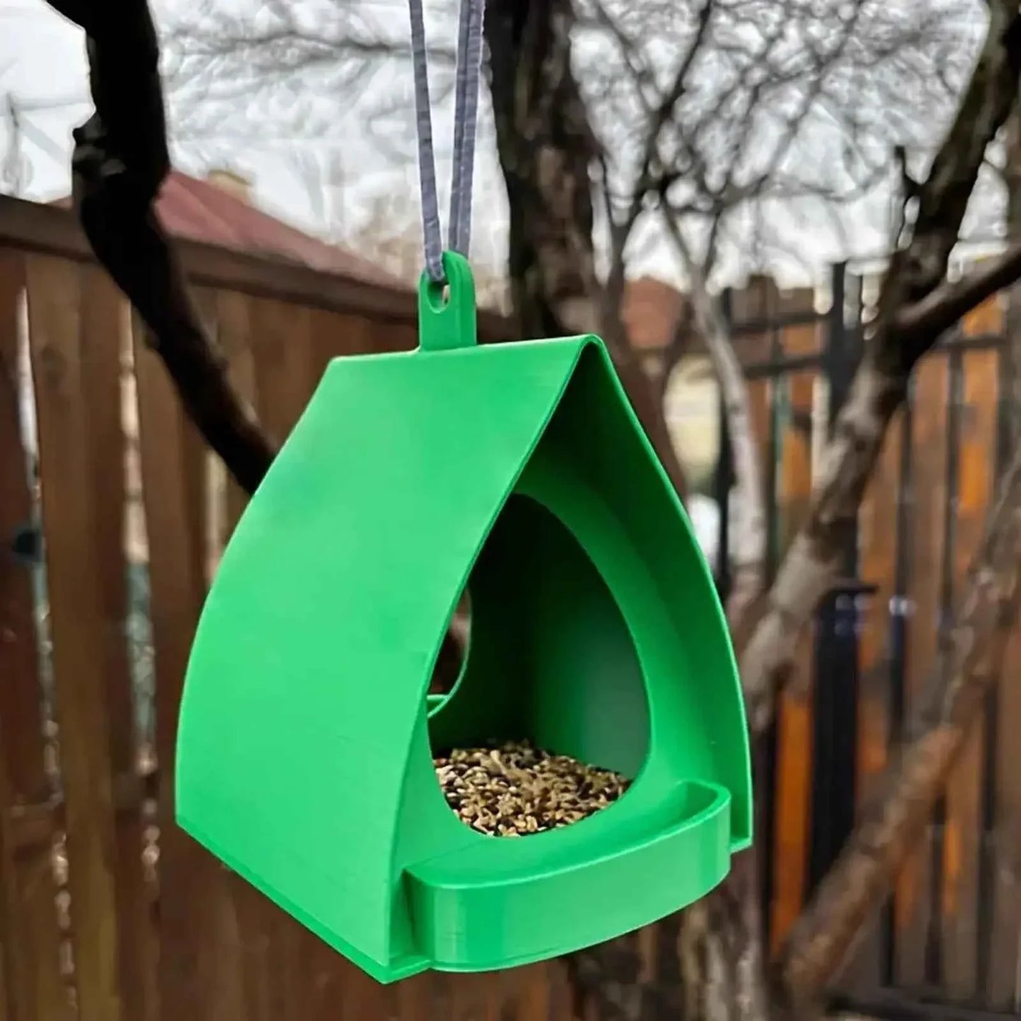 Hanging Bird Feeder Large Capacity Outdoor Bird Feeder Birdhouse Garden Bird Feeder for Sparrow Finch Balcony Yard Porch