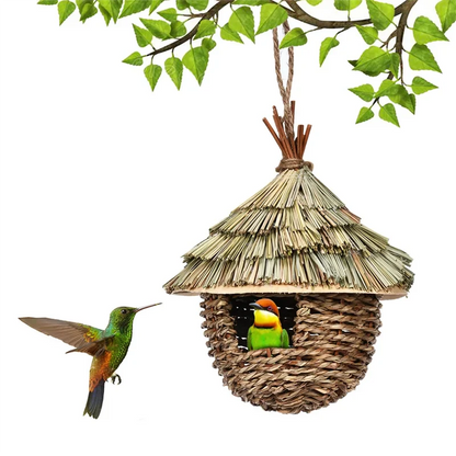 Hand-Woven Natural Grass Bird House - Hanging Outdoor Hummingbird Nest