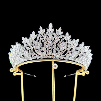 Moonseyon Vintage Crystal Bridal Tiara - High-Grade Cubic Zirconia Wedding Headpiece for Brides & Pageants
