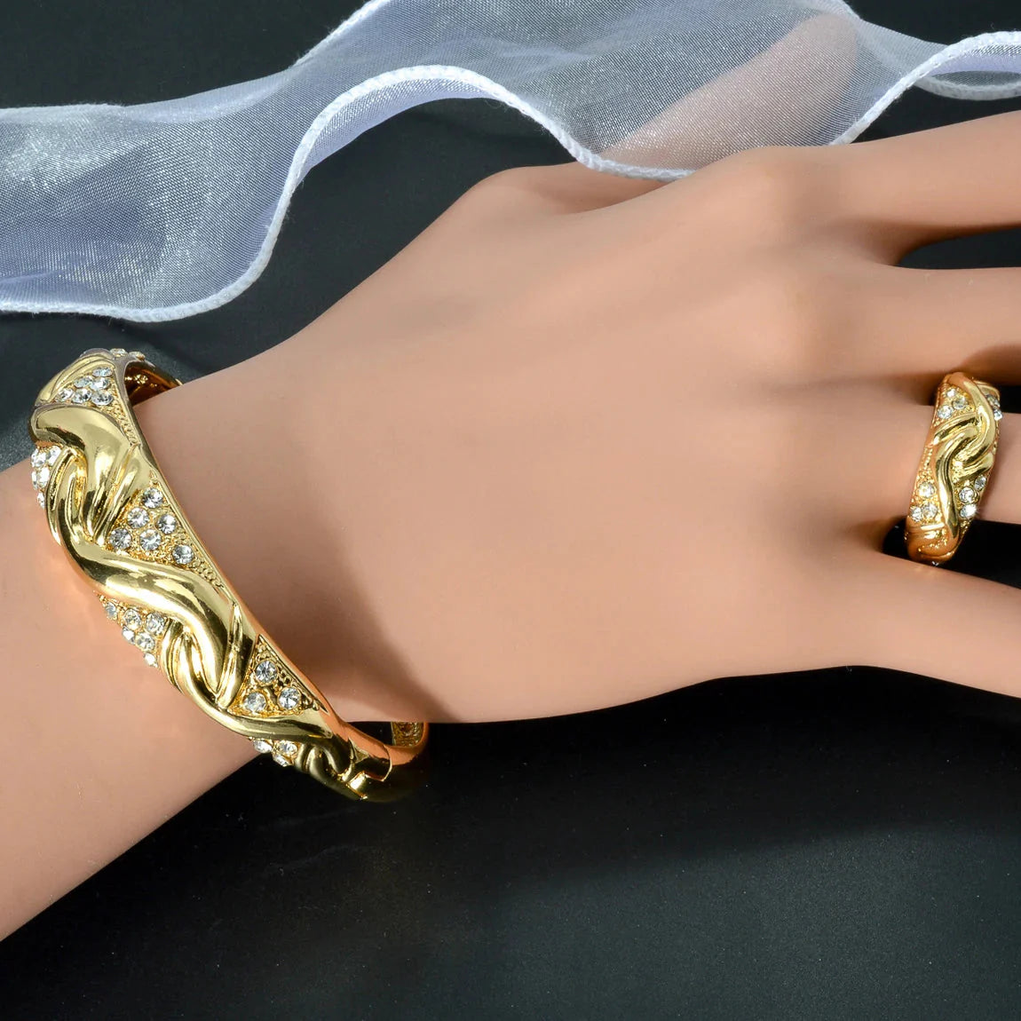 Dubai 18K Gold Plated Jewelry Set Women Luxurious Necklace Earrings Bracelet Ring 4pcs Bride Wedding Party Jewelry Set Gift