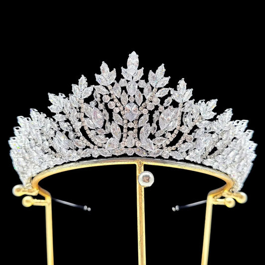 Moonseyon Vintage Crystal Bridal Tiara - High-Grade Cubic Zirconia Wedding Headpiece for Brides & Pageants