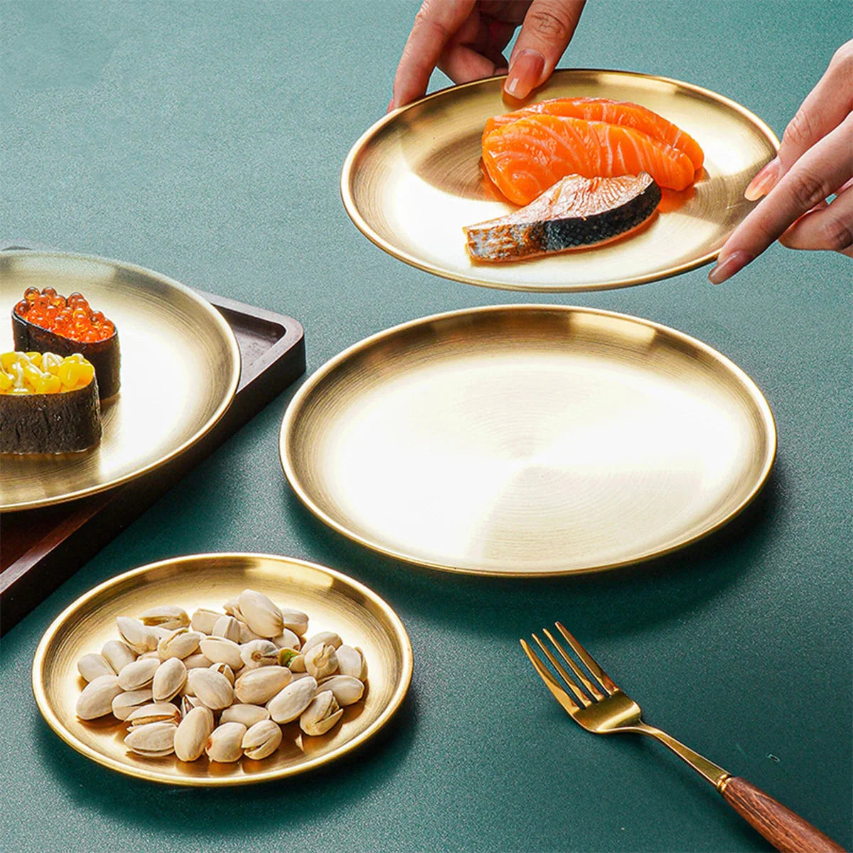 2pcs stainless steel plates, 23cm gold and silver multifunctional plates, suitable for picnics, pre meal preparation, family use