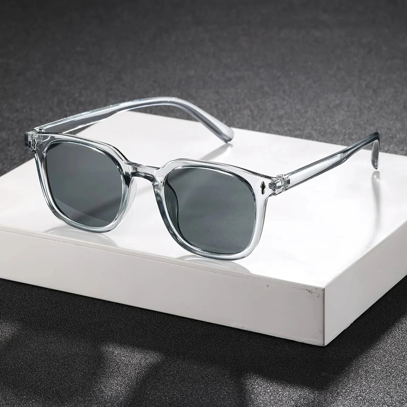 1PC Fashion Square Transparent Grey Plastic Frame Cool Street Style Sunglasses For Outdoor Daily Life Shades Accessories.