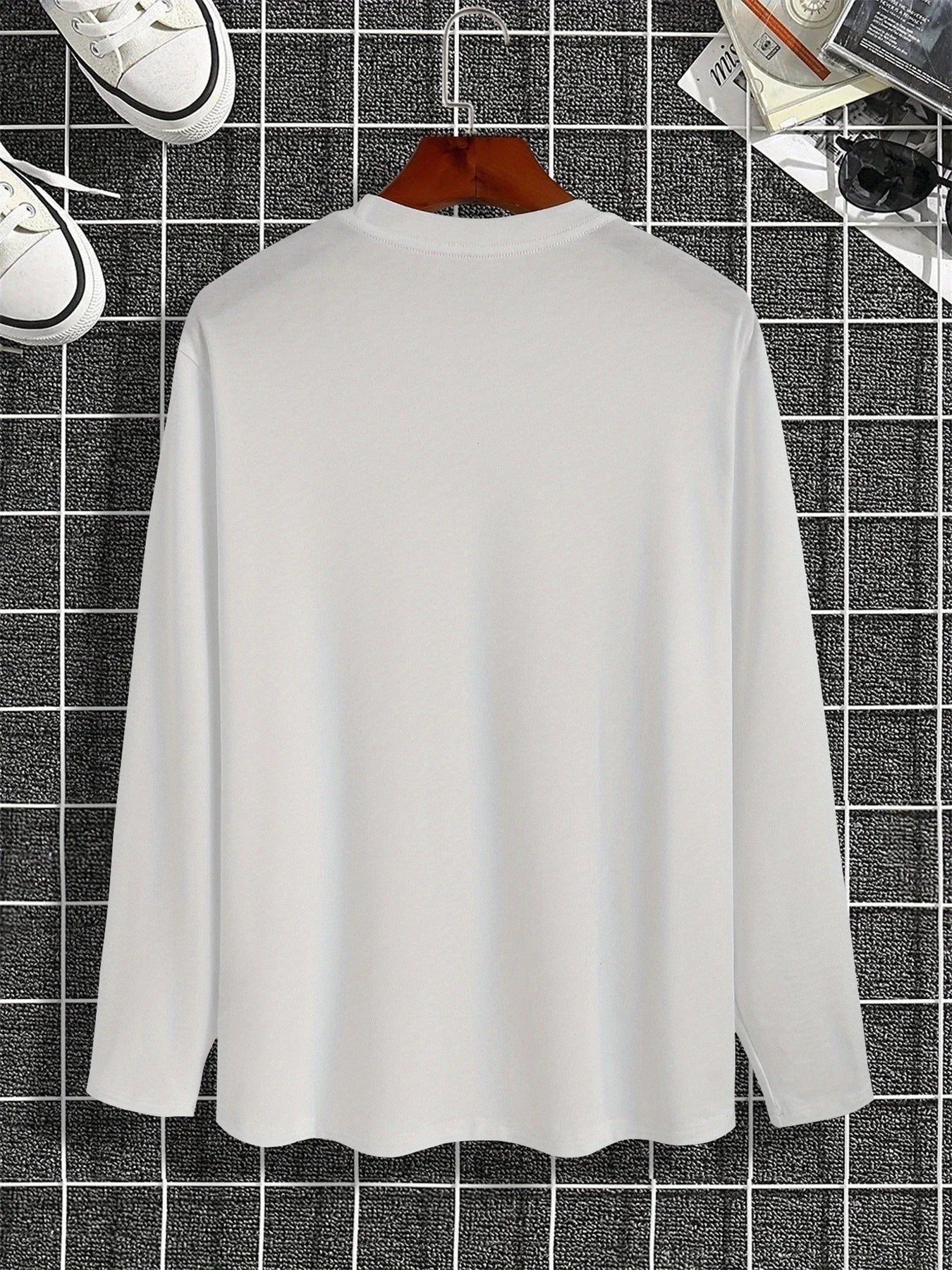 Men's Spring and Autumn 100% Cotton Loose and Comfortable Casual Paris Pattern Printed Round Neck Long Sleeve T-shirt