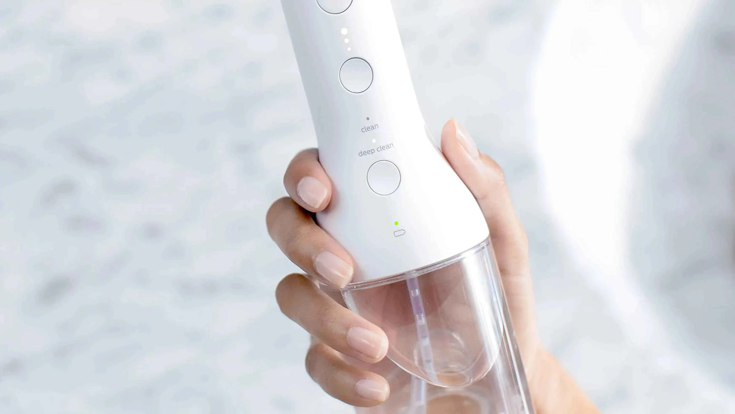 Philips Sonicare 2000 series tooth flosser HX3826, 250 ml water container, USB-C cable, 3 strengths, 360° rotation