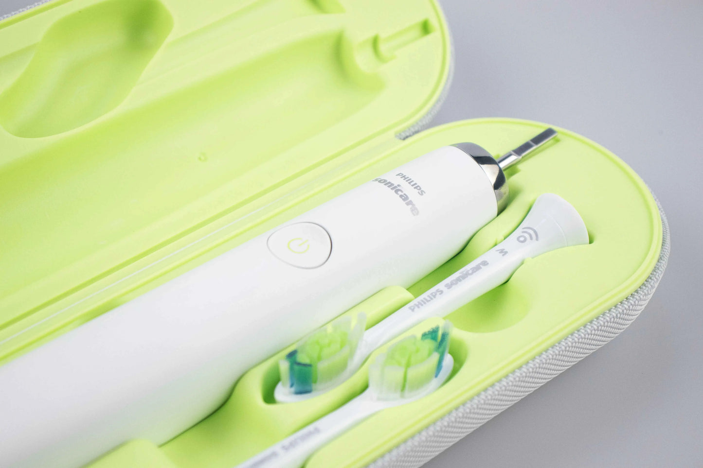 Philips Sonicare Diamond Clean HX9332 Electric Toothbrush Handle,Equipped with a travel charging case and two brush heads