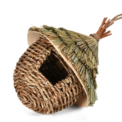 Hand-Woven Natural Grass Bird House - Hanging Outdoor Hummingbird Nest