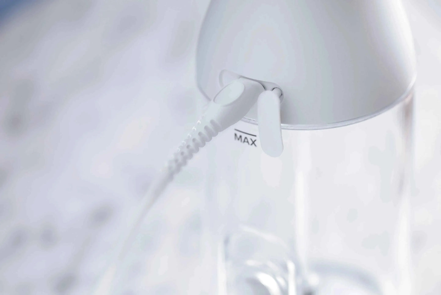 Philips Sonicare 2000 series tooth flosser HX3826, 250 ml water container, USB-C cable, 3 strengths, 360° rotation