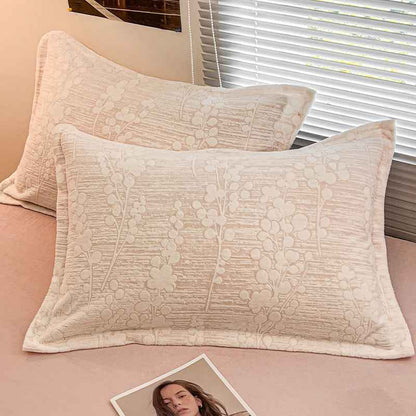 A Pair Of Extra-thick Milk Velvet Pillowcases