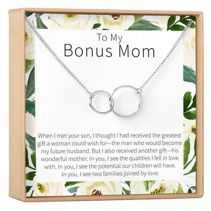 Bonus Mom Double Circles Necklace