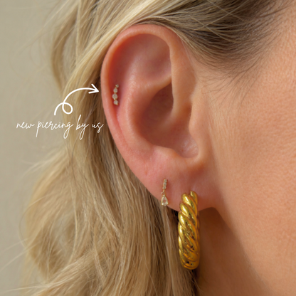 14K Solid Gold Graduated CZ Wave Arc Climber Threadless Labret Flat Back Earring