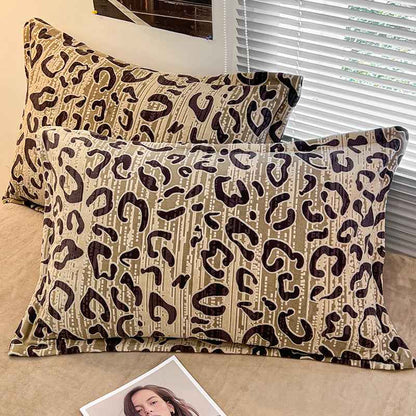 A Pair Of Extra-thick Milk Velvet Pillowcases